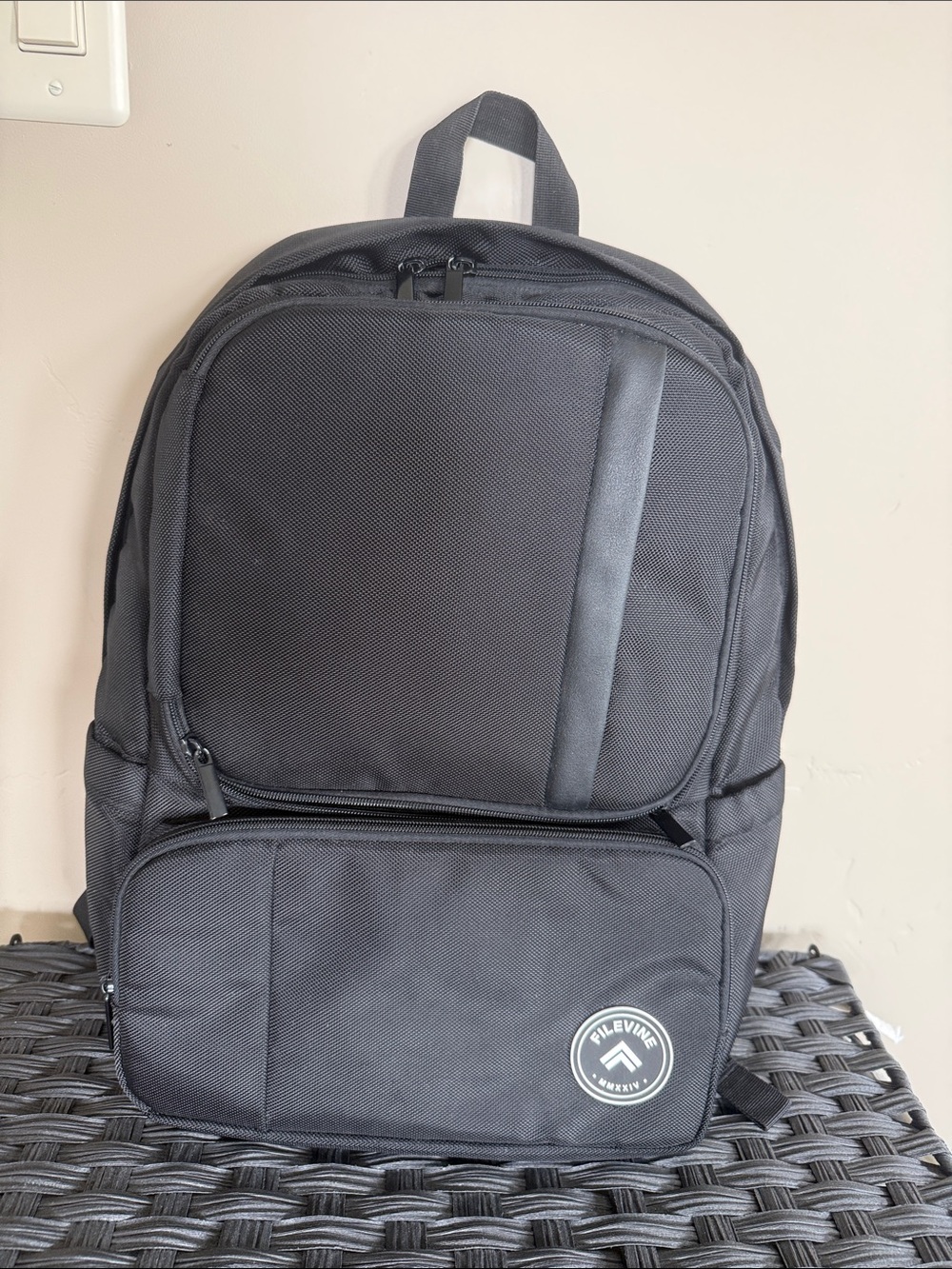 Filevine Black Men's Backpack — Sleek Everyday Carry